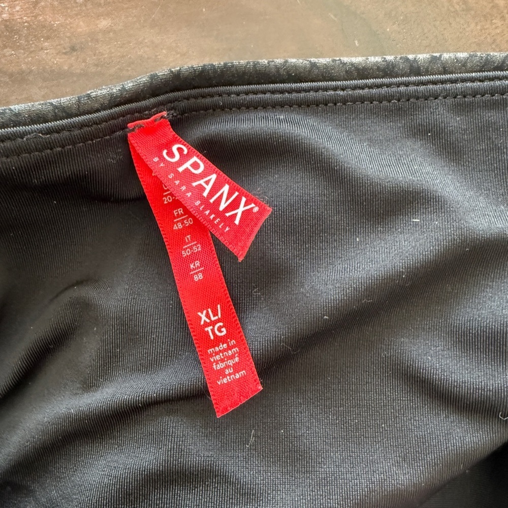 Spanx Black Faux Snake Print Leggings - Picture 3 of 4